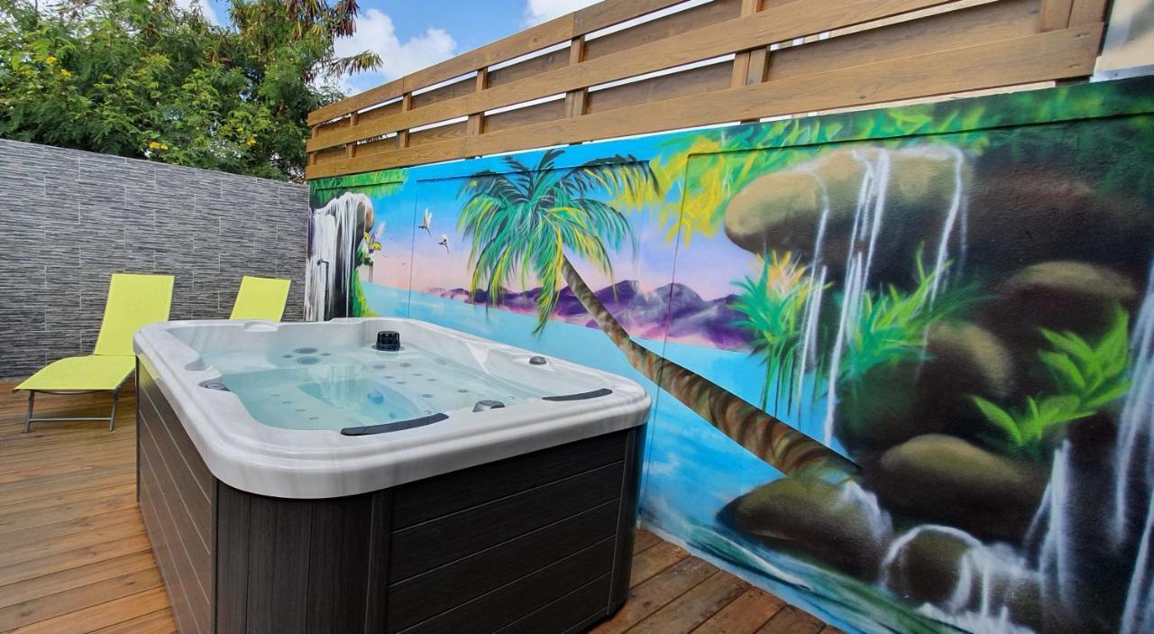 "Chez Claudia "Charmant Logement Avec Jacuzzi Privatif En Toute Intimite Sur Belle Terrasse Exterieure En Bois Et Piscine Courcelles Esterno foto