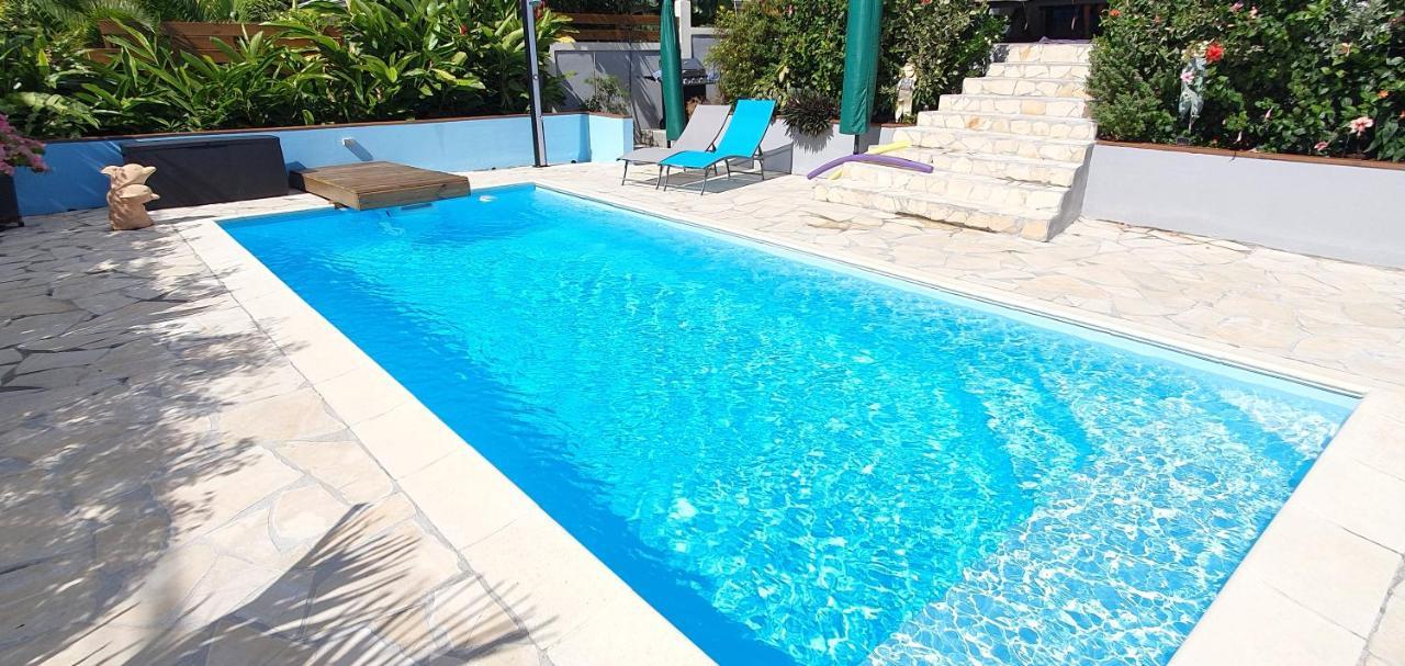"Chez Claudia "Charmant Logement Avec Jacuzzi Privatif En Toute Intimite Sur Belle Terrasse Exterieure En Bois Et Piscine Courcelles Esterno foto