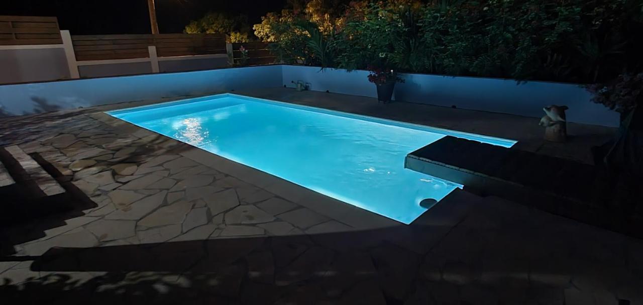 "Chez Claudia "Charmant Logement Avec Jacuzzi Privatif En Toute Intimite Sur Belle Terrasse Exterieure En Bois Et Piscine Courcelles Esterno foto