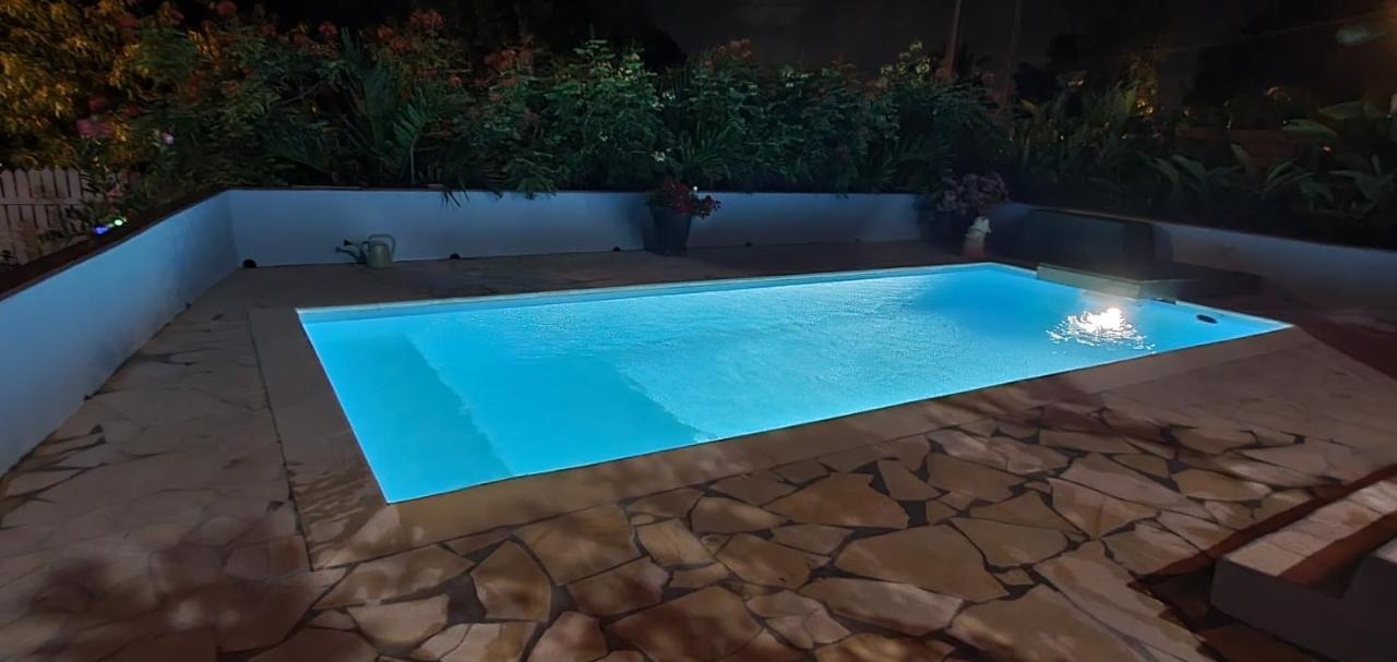 "Chez Claudia "Charmant Logement Avec Jacuzzi Privatif En Toute Intimite Sur Belle Terrasse Exterieure En Bois Et Piscine Courcelles Esterno foto