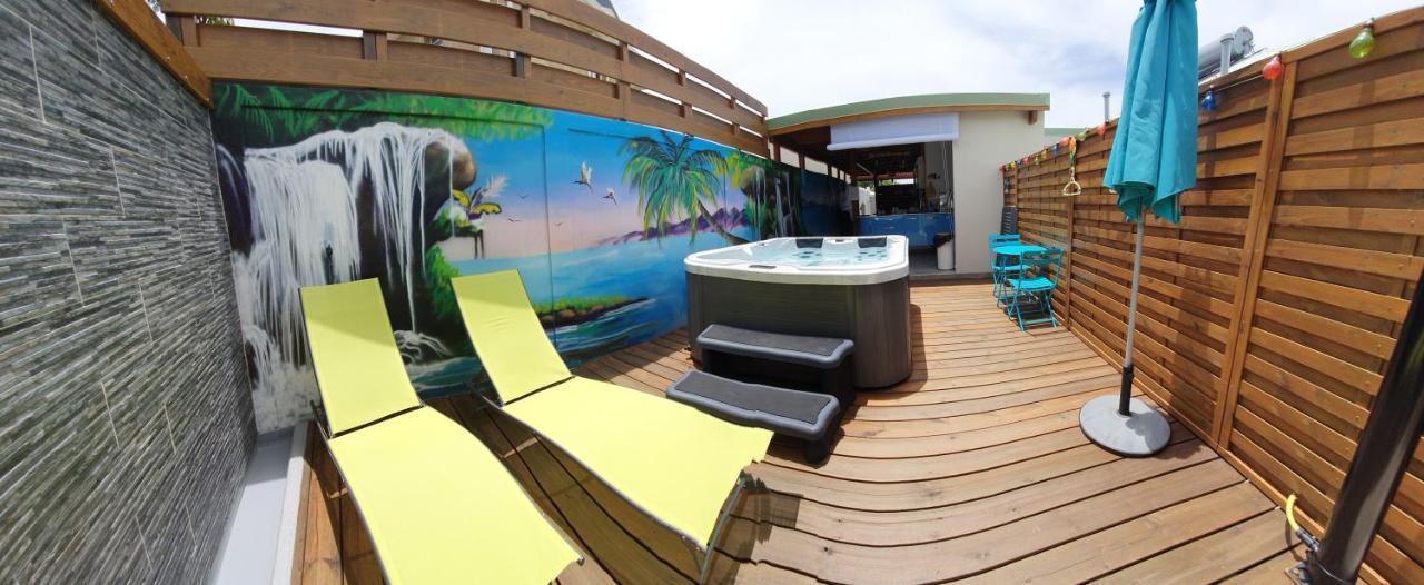 "Chez Claudia "Charmant Logement Avec Jacuzzi Privatif En Toute Intimite Sur Belle Terrasse Exterieure En Bois Et Piscine Courcelles Esterno foto