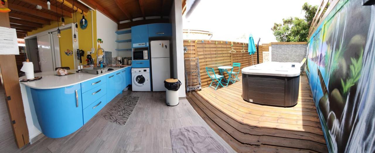 "Chez Claudia "Charmant Logement Avec Jacuzzi Privatif En Toute Intimite Sur Belle Terrasse Exterieure En Bois Et Piscine Courcelles Esterno foto