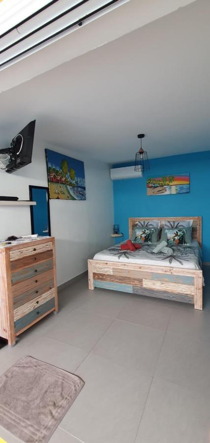 "Chez Claudia "Charmant Logement Avec Jacuzzi Privatif En Toute Intimite Sur Belle Terrasse Exterieure En Bois Et Piscine Courcelles Esterno foto